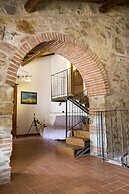 Rustic Tuscan Style Apartment