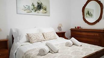 Lovely Flat Near Port! Few Min From City Center