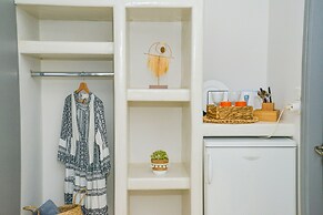 Avgerinos Deluxe Rooms