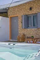 Avgerinos Deluxe Rooms