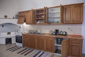 Luxury Maisonette, Big Yard