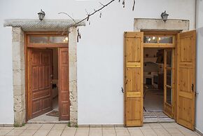 Luxury Maisonette, Big Yard