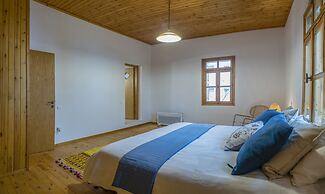 Luxury Maisonette, Big Yard