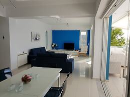 Luxurious Suite Athena Near To Beach