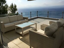 Luxurious Suite Athena Near To Beach