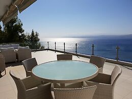 Luxurious Suite Athena Near To Beach