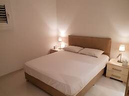 Luxurious Suite Athena Near To Beach