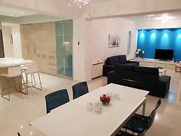 Luxurious Suite Athena Near To Beach