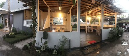 The Packer Box - Hostel