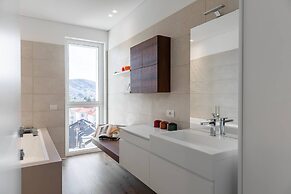 Como Luxury Lake View Spa