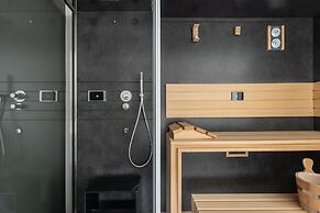 Como Luxury Lake View Spa