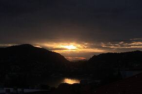 Como Luxury Lake View Spa