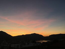 Como Luxury Lake View Spa