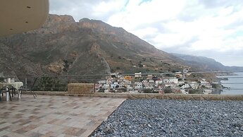 Sunny Cozy Home AMAZING SEA VIEW
