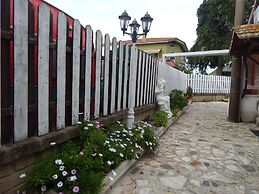 Bungalow With Garden in the Countryside of Rome