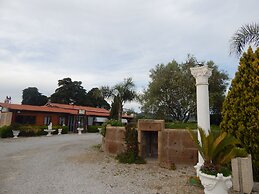 Bungalow With Garden in the Countryside of Rome