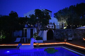 Stunning Villa With Private Pool Chlorine-free and Jacuzzi