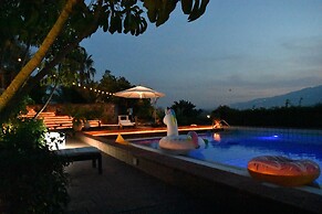 Stunning Villa With Private Pool Chlorine-free and Jacuzzi