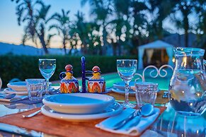 Stunning Villa With Private Pool Chlorine-free and Jacuzzi