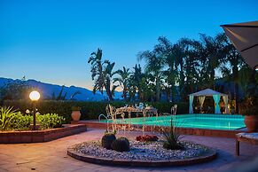 Stunning Villa With Private Pool Chlorine-free and Jacuzzi