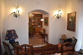 Stunning Villa With Private Pool Chlorine-free and Jacuzzi