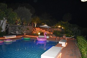 Stunning Villa With Private Pool Chlorine-free and Jacuzzi