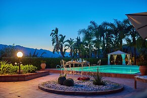 Suite Margherita With Private Garden and Shared Pool