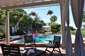 Suite Margherita With Private Garden and Shared Pool