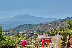 Suite Margherita With Private Garden and Shared Pool