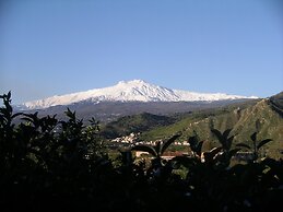 Suite Margherita With Private Garden and Shared Pool