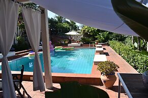Suite Margherita With Private Garden and Shared Pool
