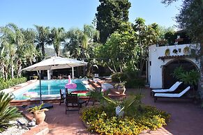 Suite Margherita With Private Garden and Shared Pool