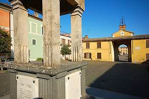 Blue House Near Bagnoregio-overlooking the Umbrian Mountains and Tiber