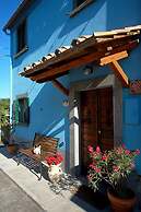 Blue House Near Bagnoregio-overlooking the Umbrian Mountains and Tiber