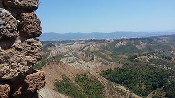 Blue House Near Bagnoregio-overlooking the Umbrian Mountains and Tiber