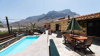 Villa With its own Swimming-pool, Jaccuzi and Sauna With Views to San 