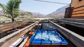 Villa With its own Swimming-pool, Jaccuzi and Sauna With Views to San 