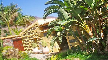 Villa With its own Swimming-pool, Jaccuzi and Sauna With Views to San 