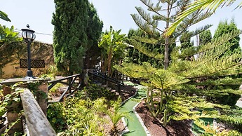 Villa With its own Swimming-pool, Jaccuzi and Sauna With Views to San 