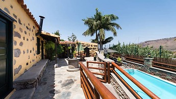 Villa With its own Swimming-pool, Jaccuzi and Sauna With Views to San 