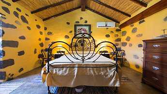 Villa With its own Swimming-pool, Jaccuzi and Sauna With Views to San 