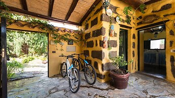 Villa With its own Swimming-pool, Jaccuzi and Sauna With Views to San 