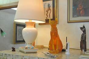 Very Cozy, Comfortable