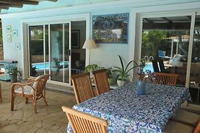 Very Cozy, Comfortable