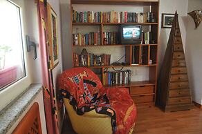 Very Cozy, Comfortable