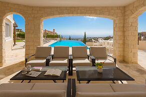 Resitour - Perneri Villas