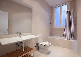 Spacious and Modern Apartment