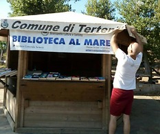 Foximanna on the North Floor in a Villa Surrounded by Greenery Facing