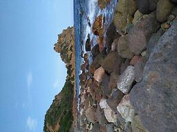 Foximanna on the North Floor in a Villa Surrounded by Greenery Facing