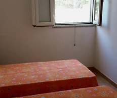 Foximanna on the North Floor in a Villa Surrounded by Greenery Facing